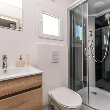 펜션 Mobile House Mm 비오그라드나모루
