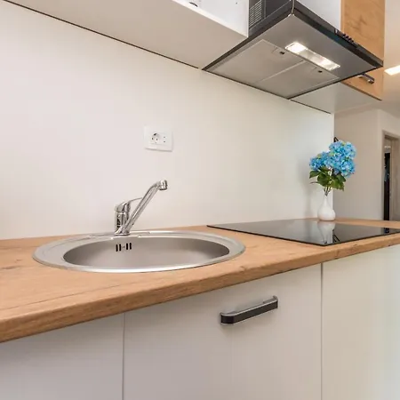 펜션 Mobile House Mm 비오그라드나모루
